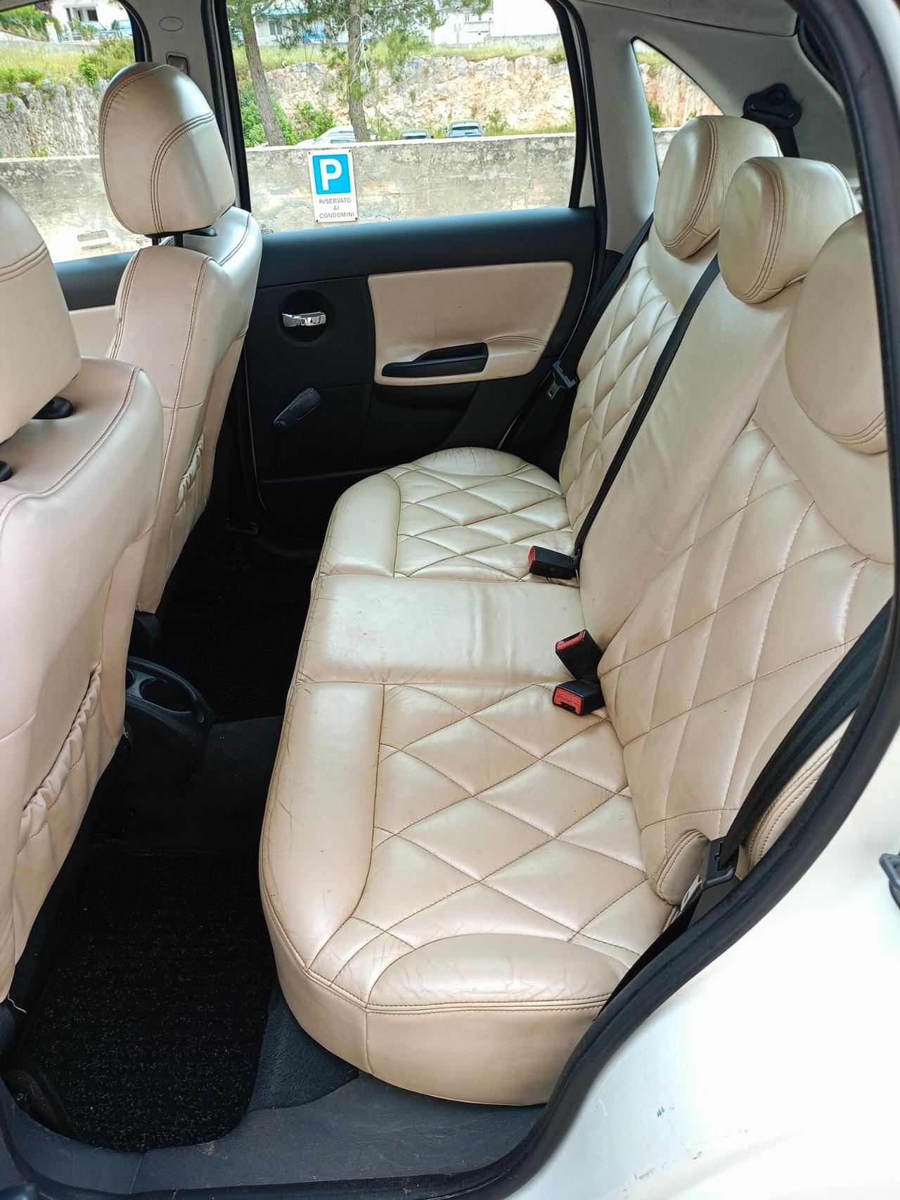 Citroen C3 1.1 Gold by Pinko