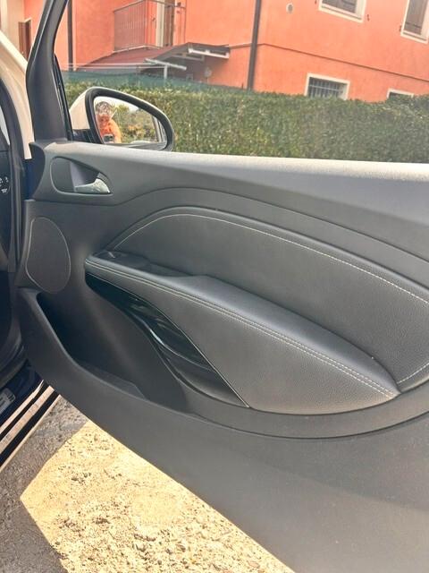 Opel Adam 1.2 70 CV Glam NEOPATENTATI 64KW