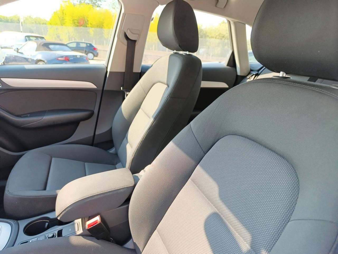 Audi Q3 2.0 tdi Business 120cv s-tronic