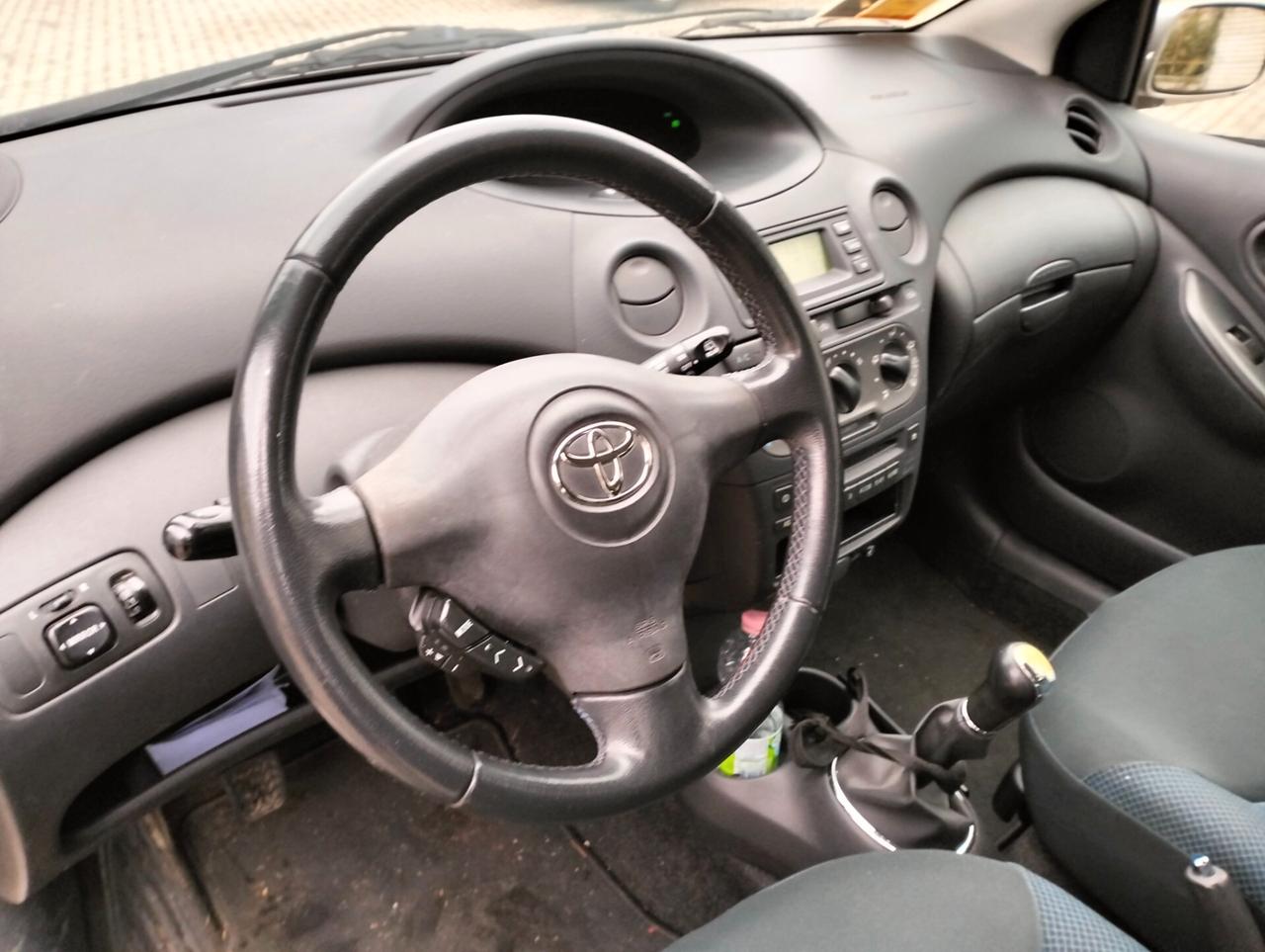 Toyota Yaris 1.0 3 porte 127000km