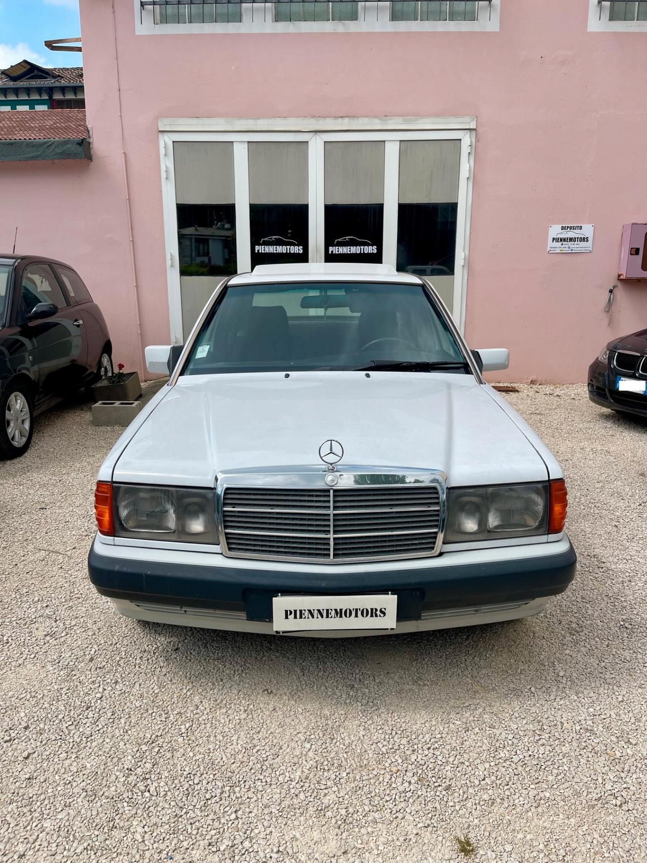 Mercedes-benz 190 2.5 diesel DA VETRINA