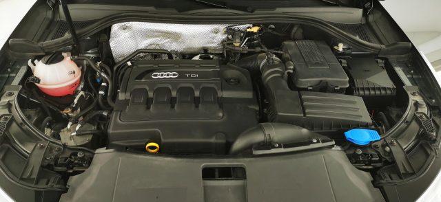 AUDI Q3 2.0 TDI 120 CV Business