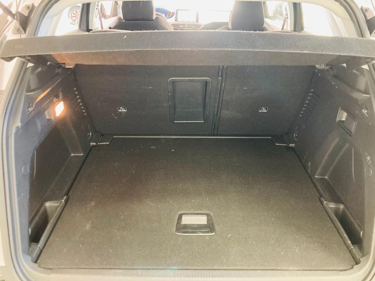 Peugeot 3008 1.5 HDI -X NEOPATENTATI- 2020