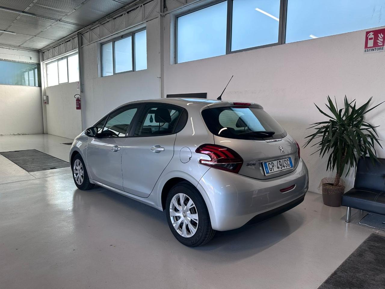 Peugeot 208 5 Porte 208 5p 1.6 bluehdi Active 75cv