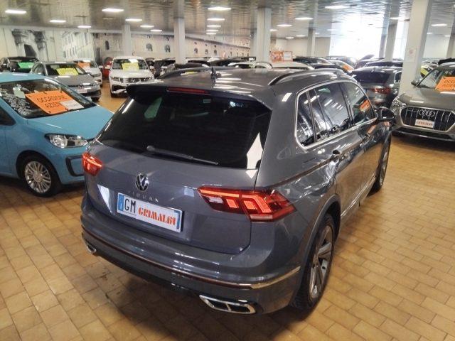 VOLKSWAGEN Tiguan 2.0 TDI 150 CV DSG R-Line 19"