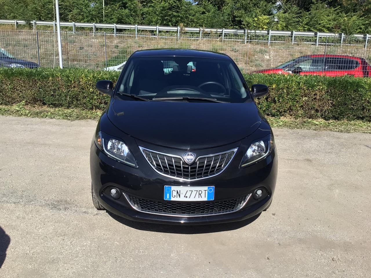 Lancia Ypsilon 1.0 FireFly 70cv Hybrid Platino