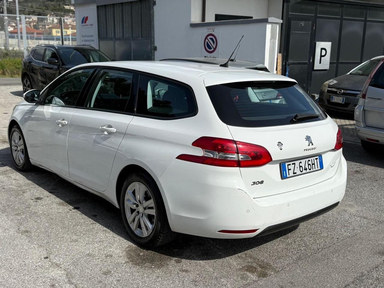 Peugeot 308 BlueHDi 130 S&S SW Allure