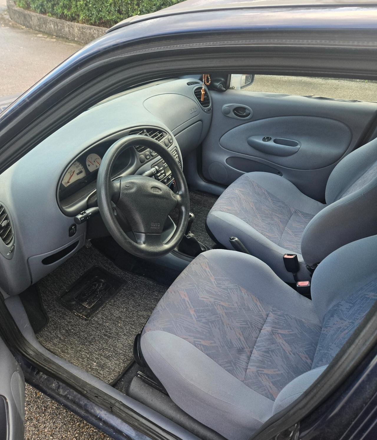 Ford Fiesta 1.2i 16V cat 5 porte Techno