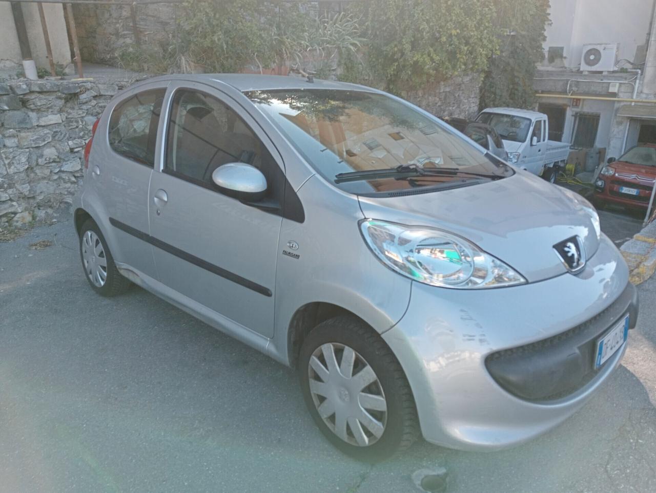 Peugeot 107 1.0 68CV 5p. AUTOMATICA