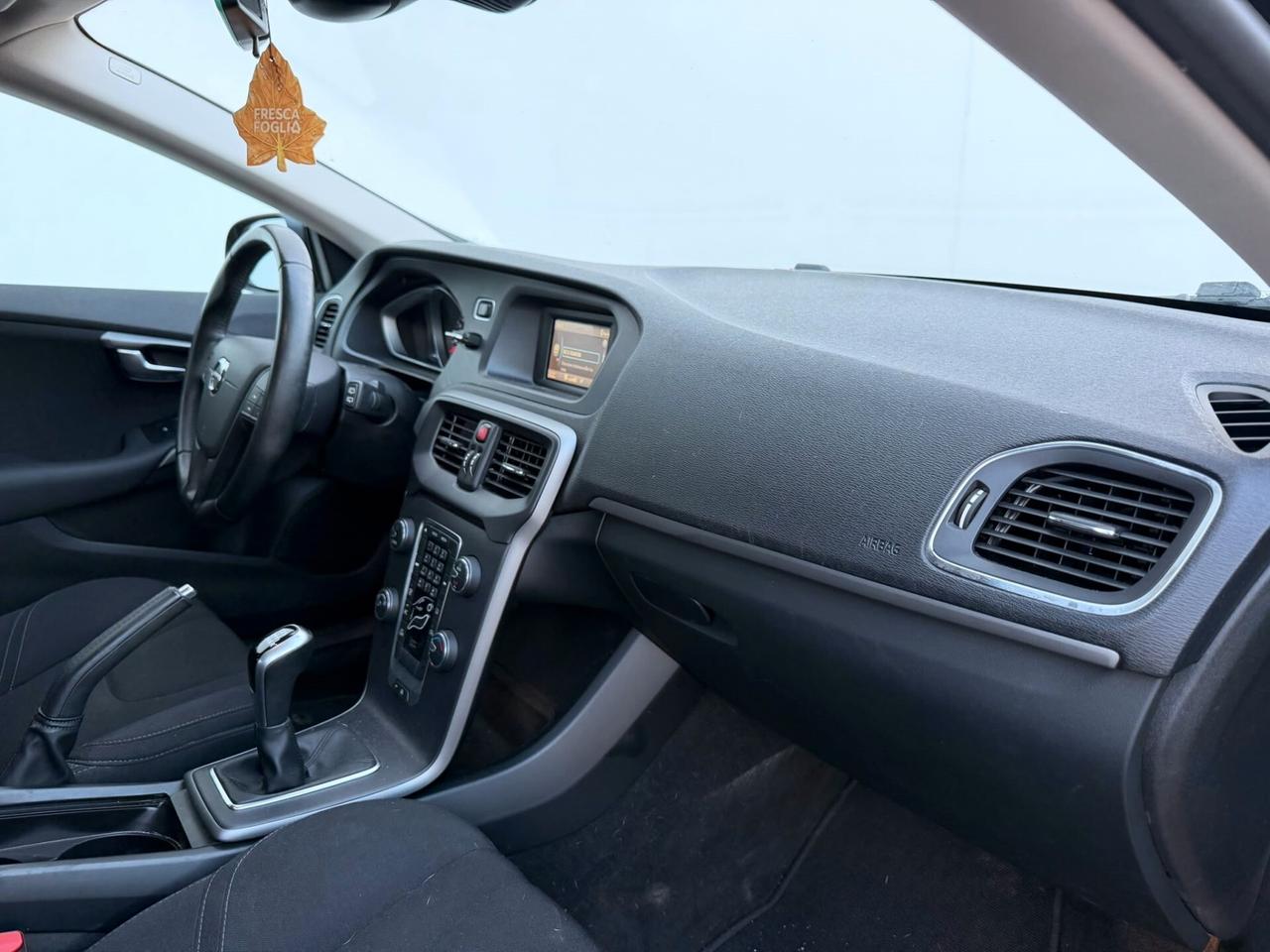 VOLVO V40 2.0 DIESEL D2 EURO6B