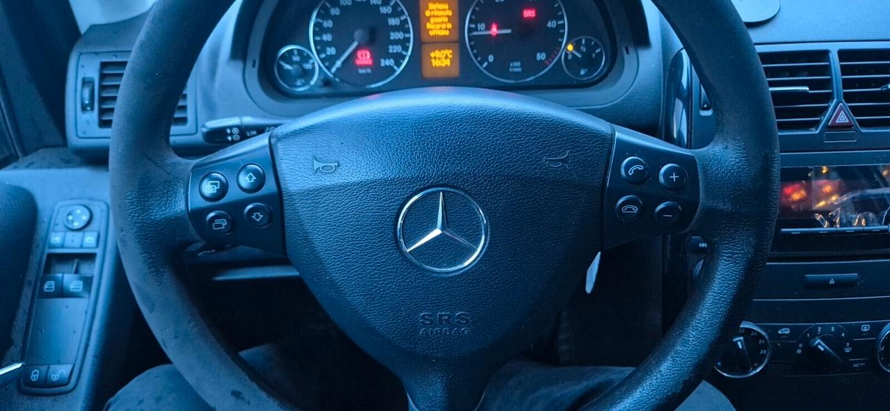 Mercedes-benz A 180 160 CDI Elegance - € 2.499