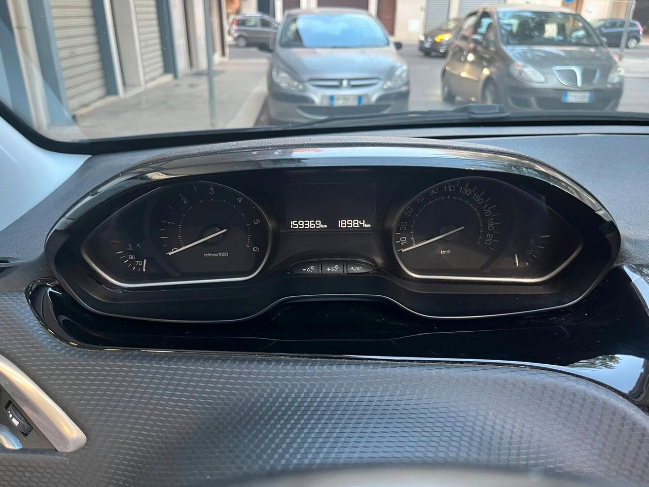 Peugeot 208 BlueHDi 75 5 porte Allure