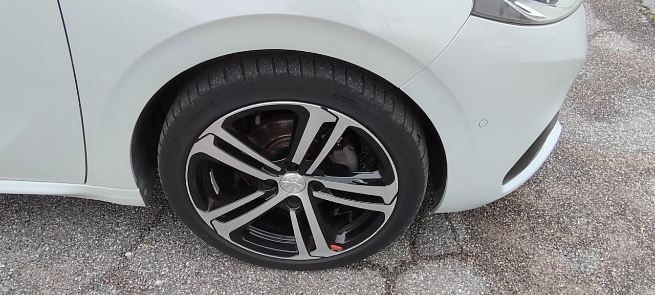 Peugeot 208 PureTech Turbo 110 EAT6 S&S 5 porte GT Line