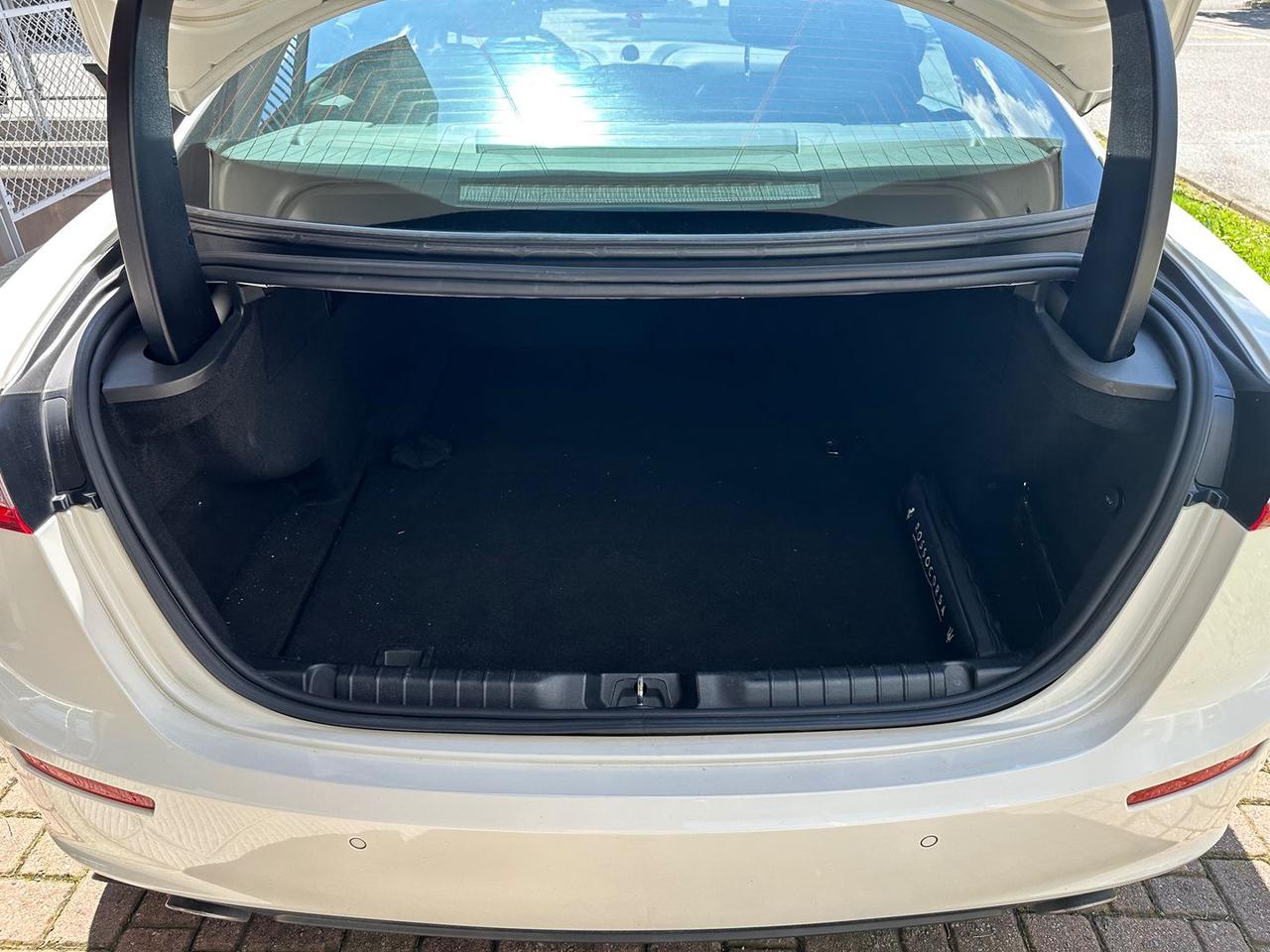 Maserati Ghibli SQ4 3.0 V6