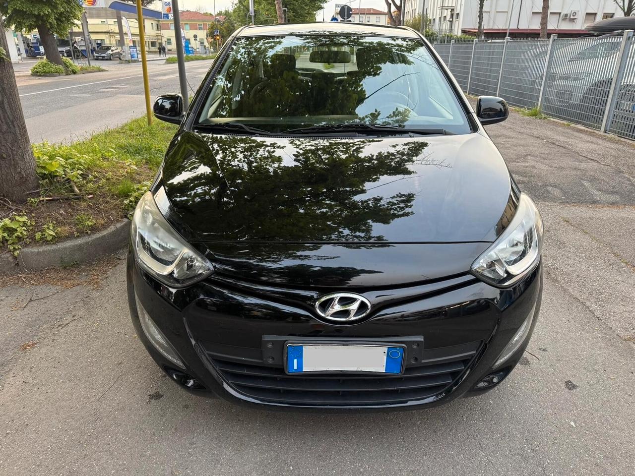 Hyundai i20 1.2 GPL 5 P NEOPATEN GARANZIA 12 MESI