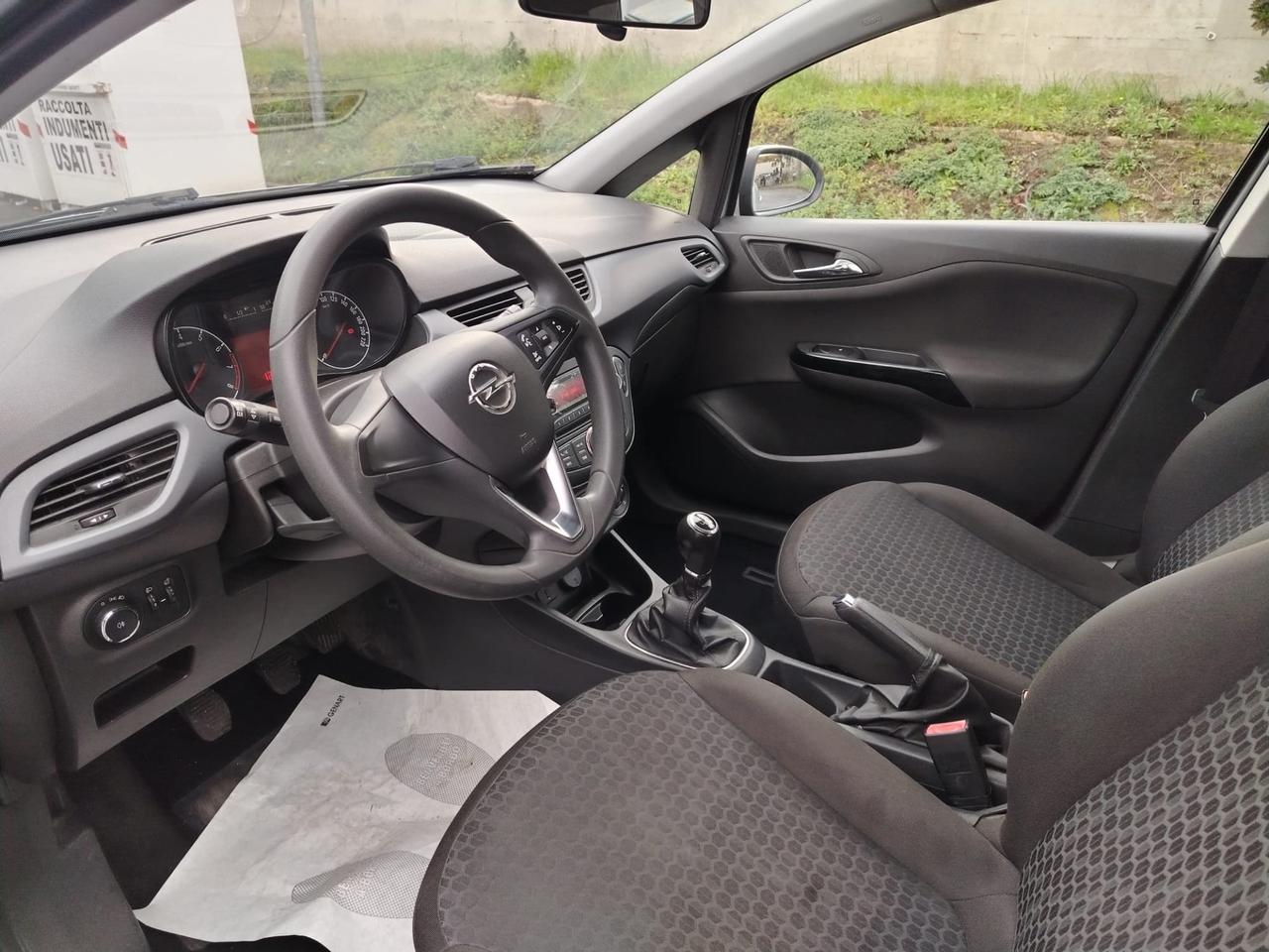 Opel Corsa 1.2 5 porte per NEOPATENTATI