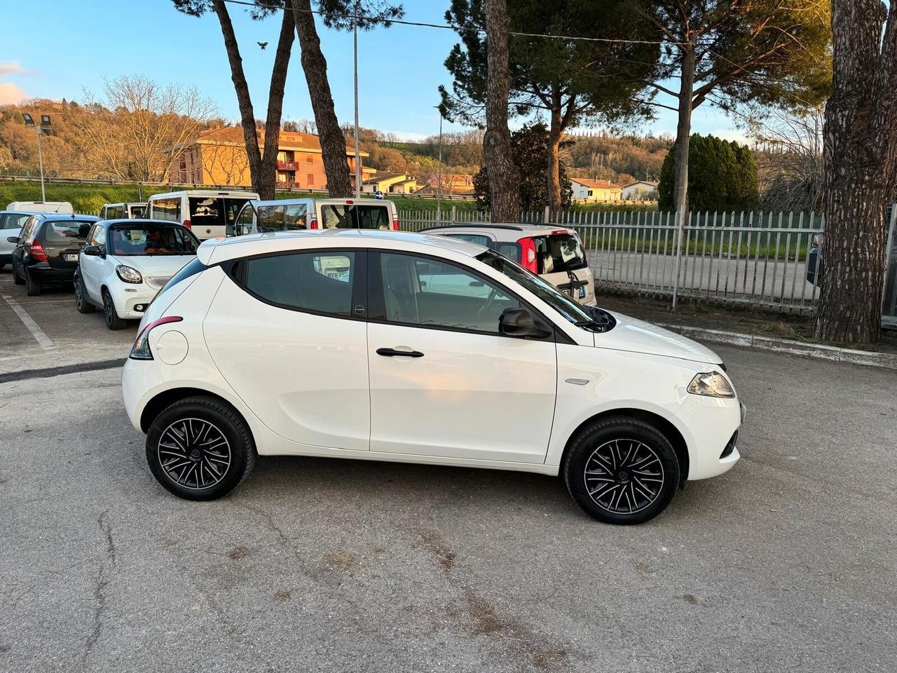 Lancia Ypsilon 0.9 T.AIR 84CV METANO
