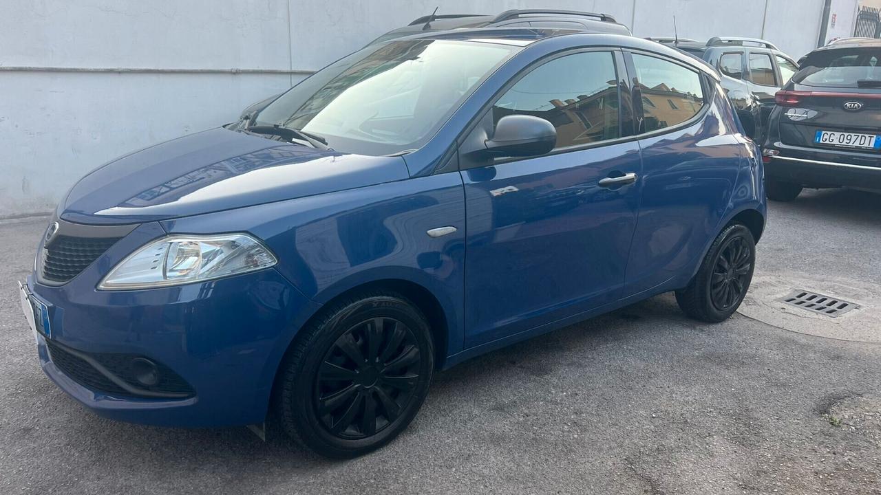 Lancia Ypsilon 1.2 69 CV 5 porte GPL Ecochic Elefantino Blu
