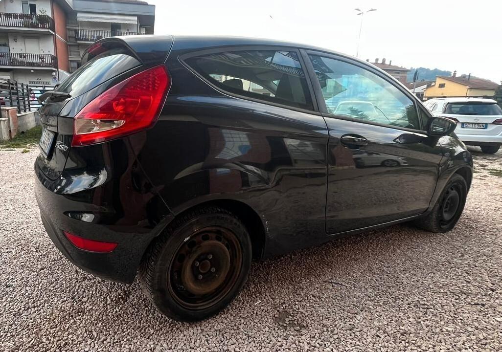 Ford Fiesta 1.4 TDCi 68CV 3 porte Titanium