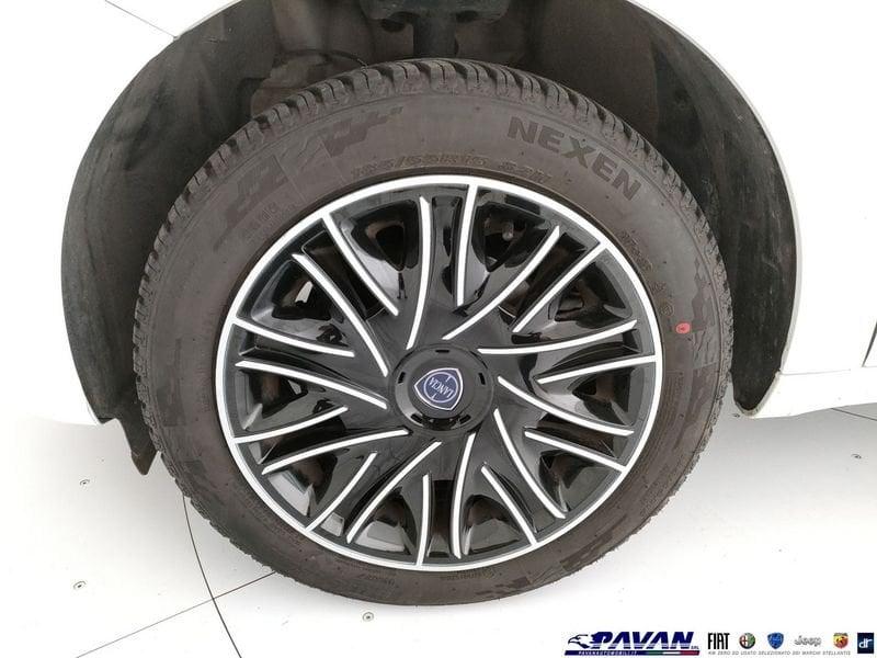 Lancia Ypsilon 1.0 FireFly 5 porte S&S Hybrid Ecochic Gold