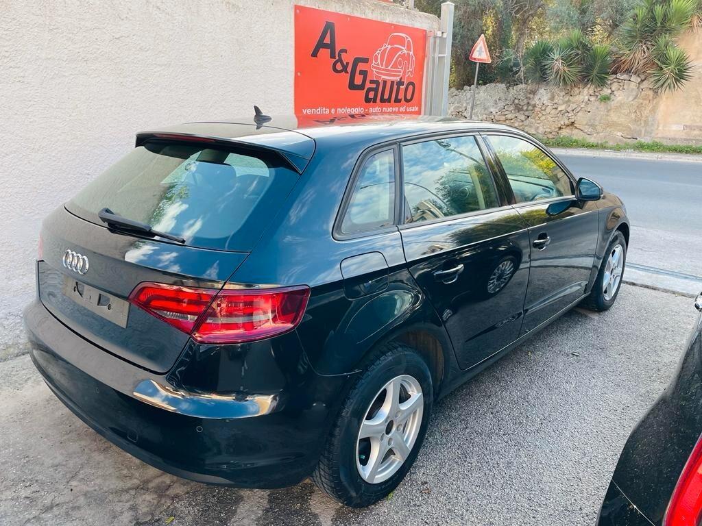 Audi A3 SPB 1.6 TDI 105 CV CR Attraction