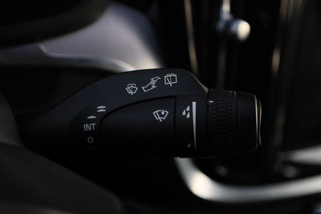 VOLVO V60 NON MARCIANTE B3 automatico Essential PREZZO NETTO