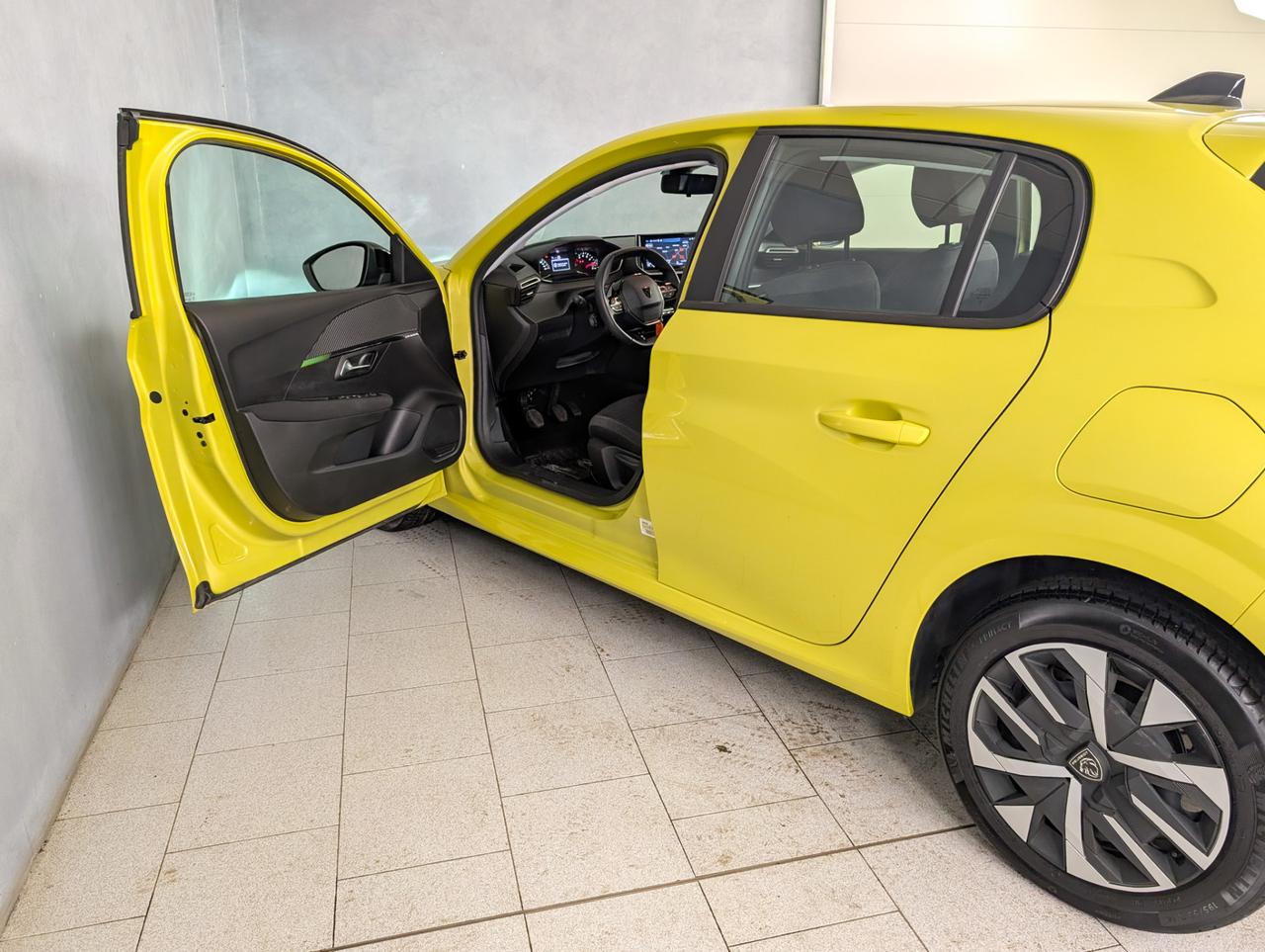 Peugeot 208 1.2 puretech 100cv Active