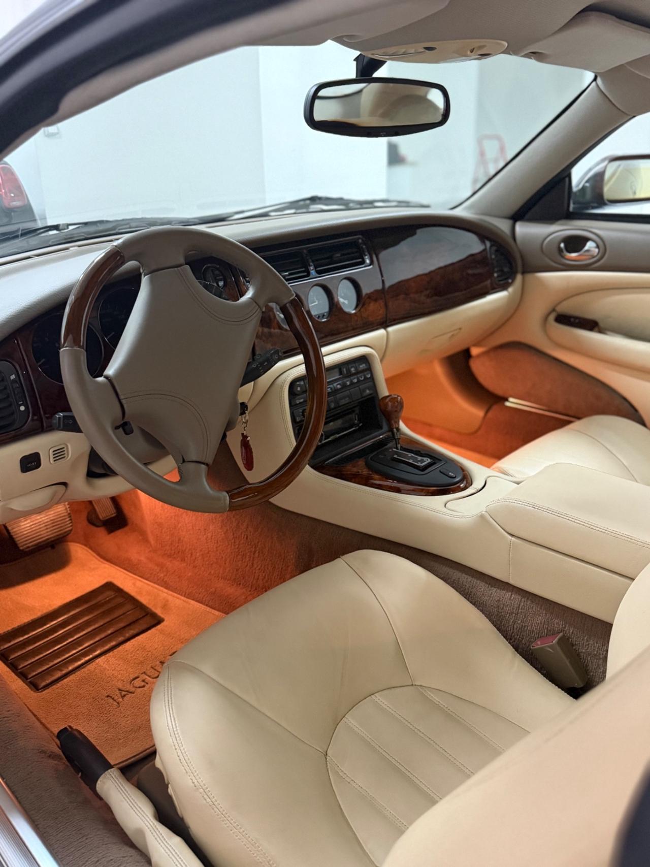 Jaguar XK XK8