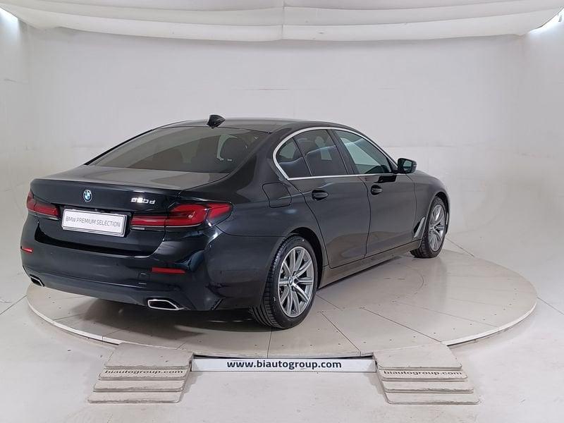 BMW Serie 5 G30 2020 Berlina LCI D 520d mhev 48V Business auto