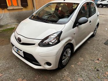 TOYOTA Aygo 1.0 12V VVT-i 5 porte Active Connect