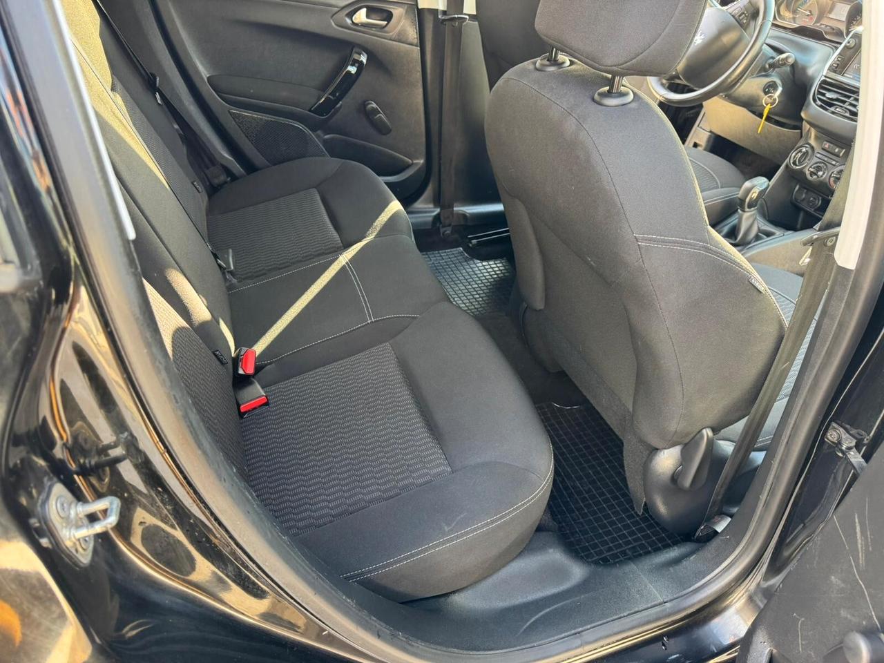 Peugeot 208 BlueHDi 75 Style