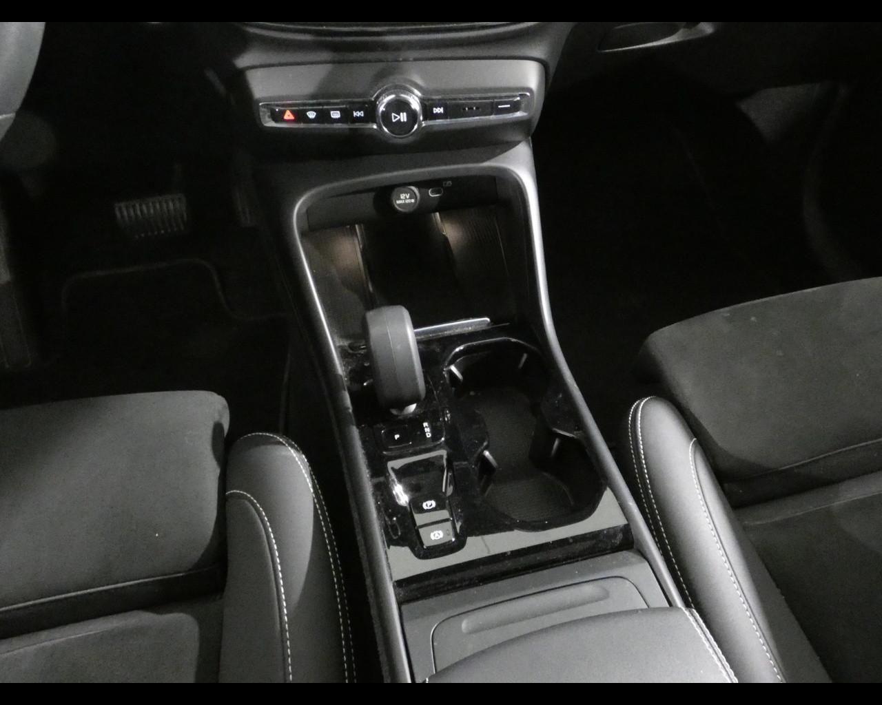 VOLVO XC40 (2017-->) - XC40 B4 AWD automatico Ultimate Bright