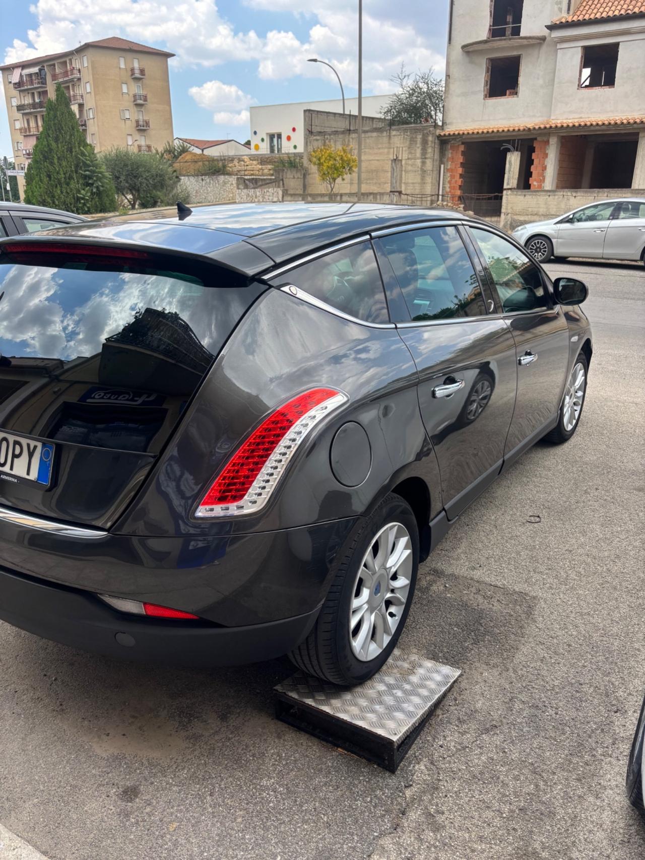 Lancia Delta 1.6 MJT DPF 105 CV Gold