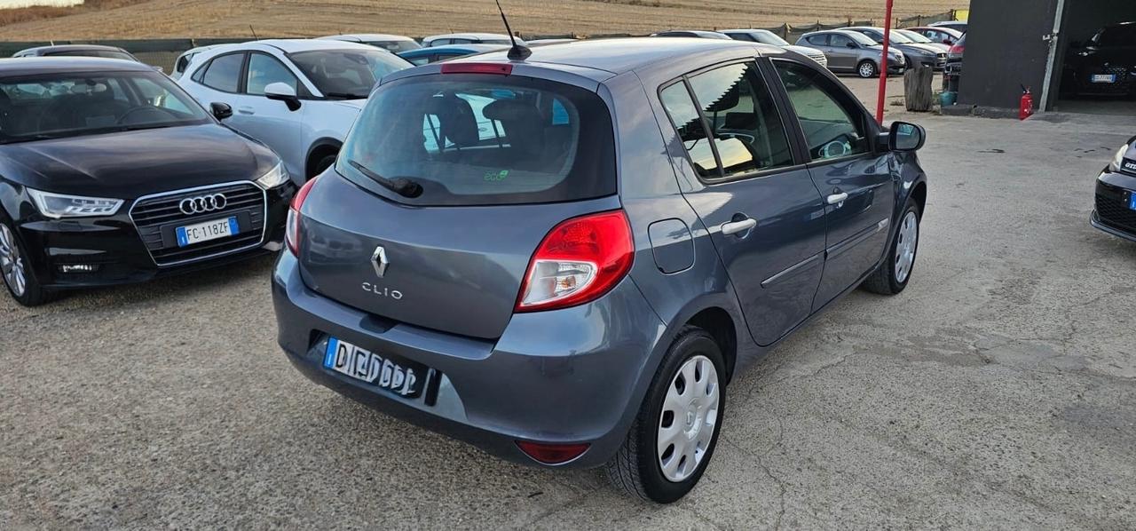 Renault Clio 1.2 16V 5 porte Luxe