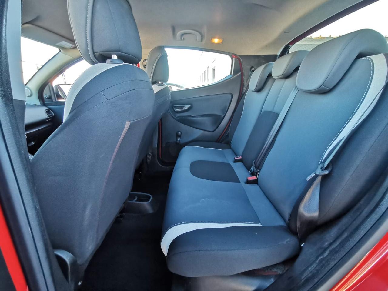 Lancia Ypsilon 1.3 MJT 16V 95 CV 5P. S&S Silver