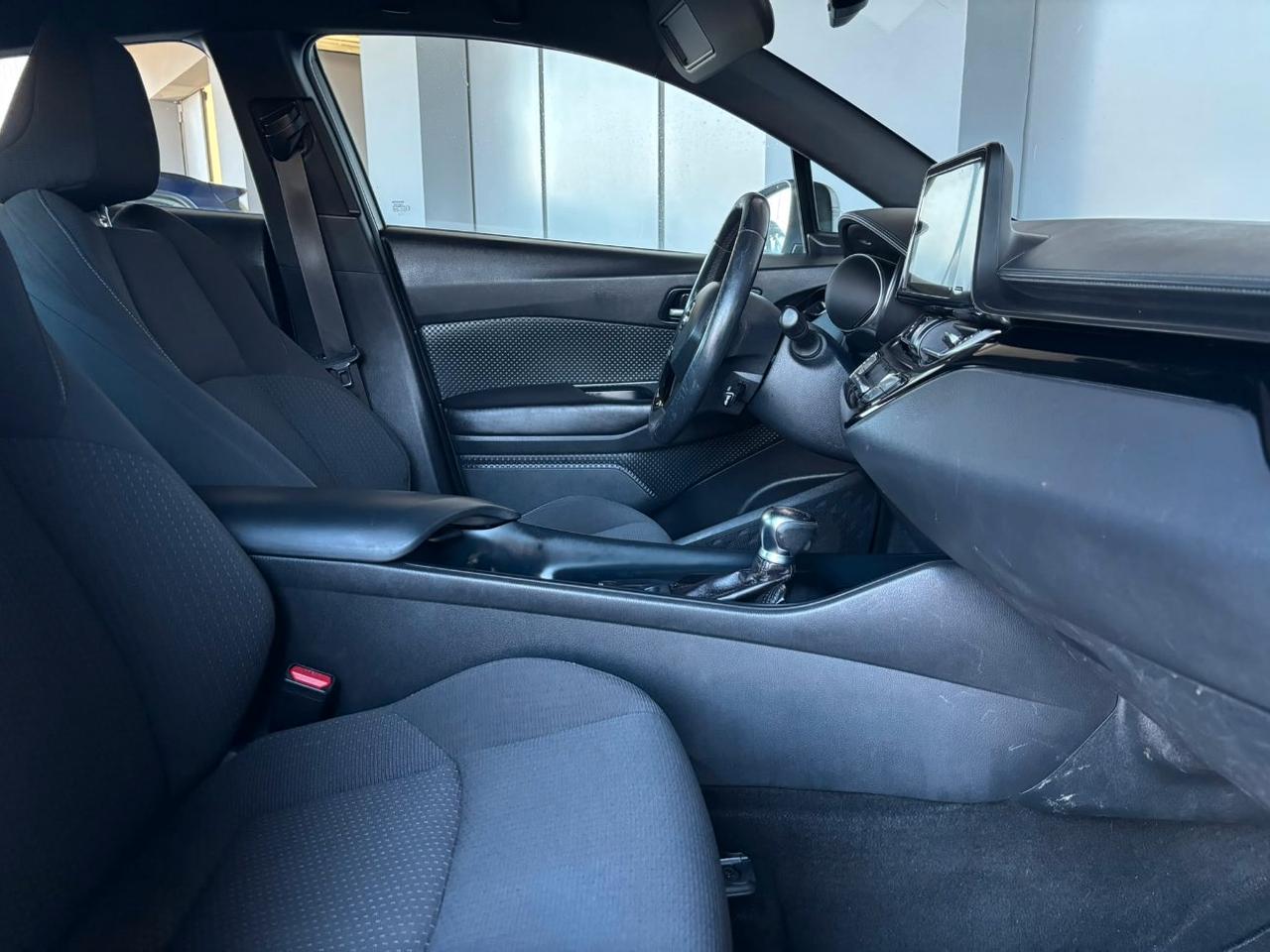 Toyota C-HR 5 Porte C-HR 1.8h Active 2wd e-cvt