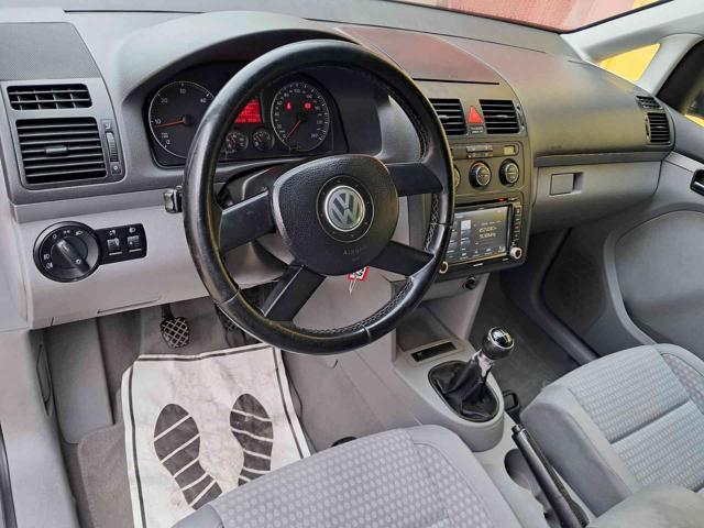 VOLKSWAGEN Touran 1.9 TDI 105CV Highline 7 posti NEOPATENTATI