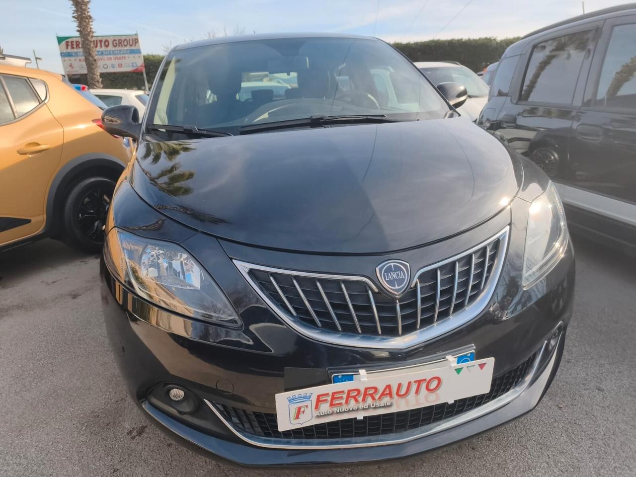 Lancia Ypsilon 1.0 70CV HYBRID PLATINUM