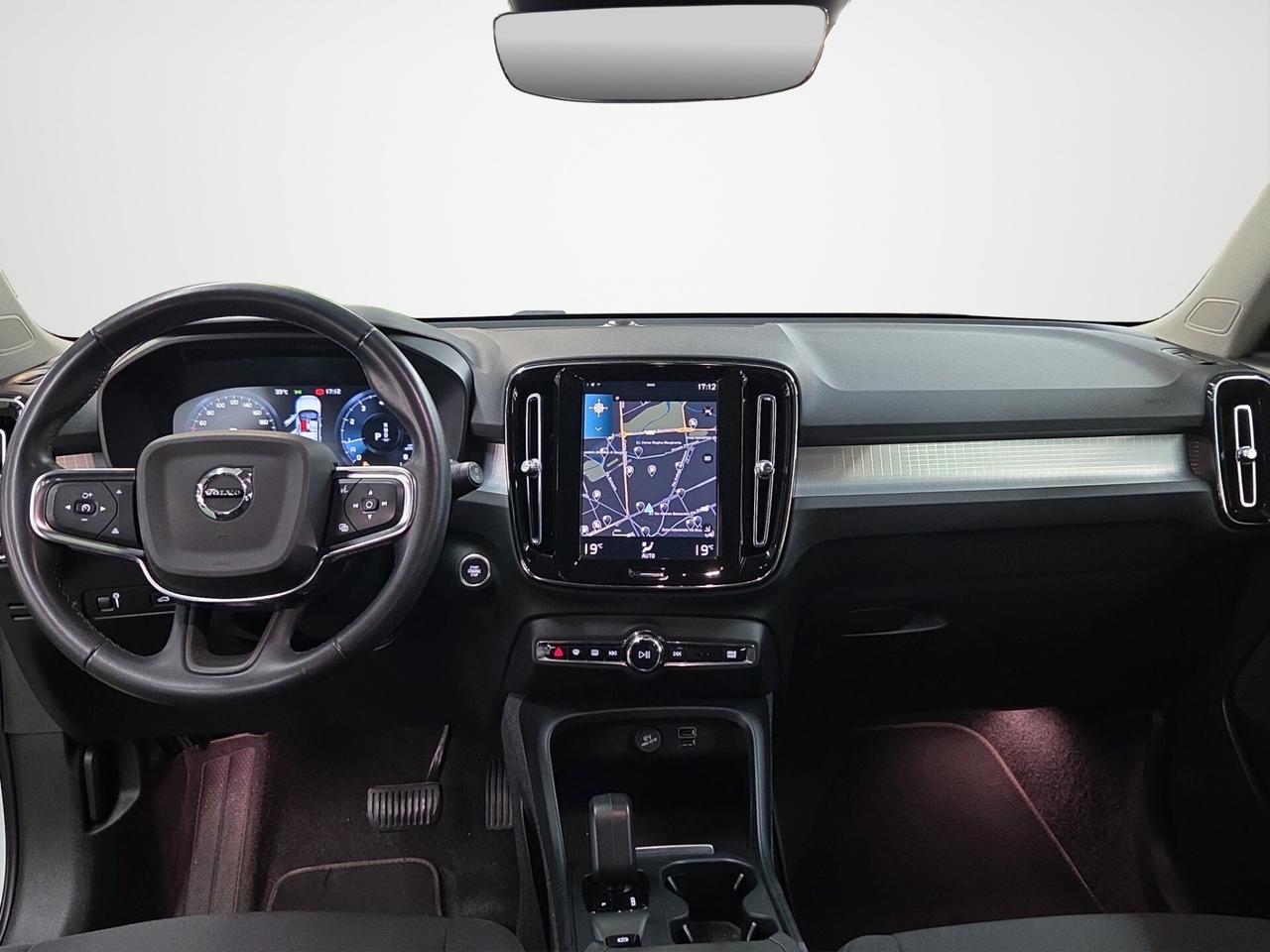 Volvo XC40 T3 Geartronic Momentum Pro