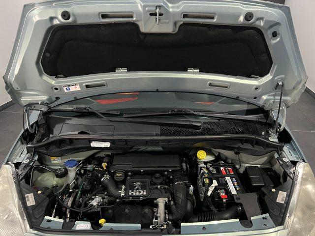 PEUGEOT 1007 1.6 HDi Sporty