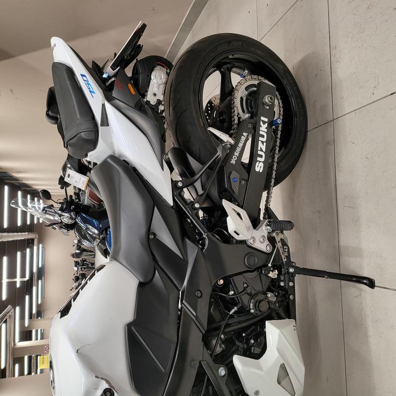 Suzuki GSR 750 - 2011