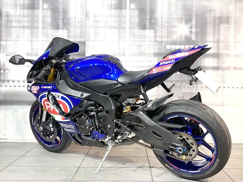 Yamaha YZF R1