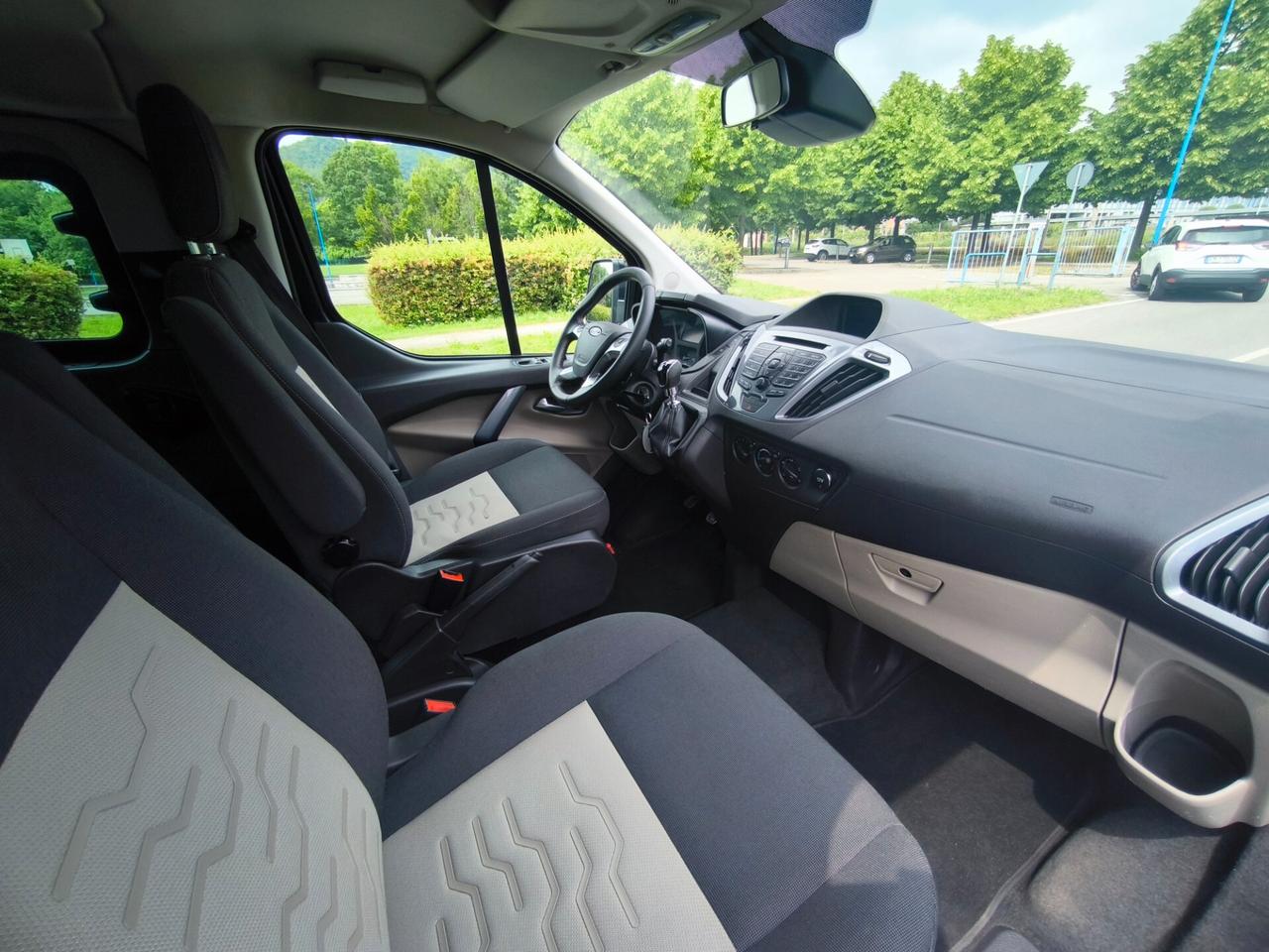 FORD TOURNEO CUSTOM 2,2 TDCI 155CV- TITANIUM- 8 POSTI
