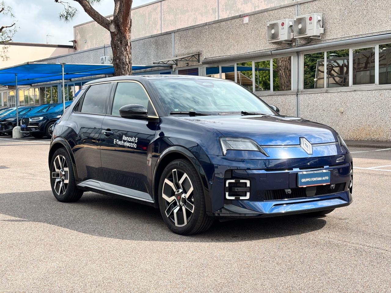 Renault 5 E-Tech Electric Blu