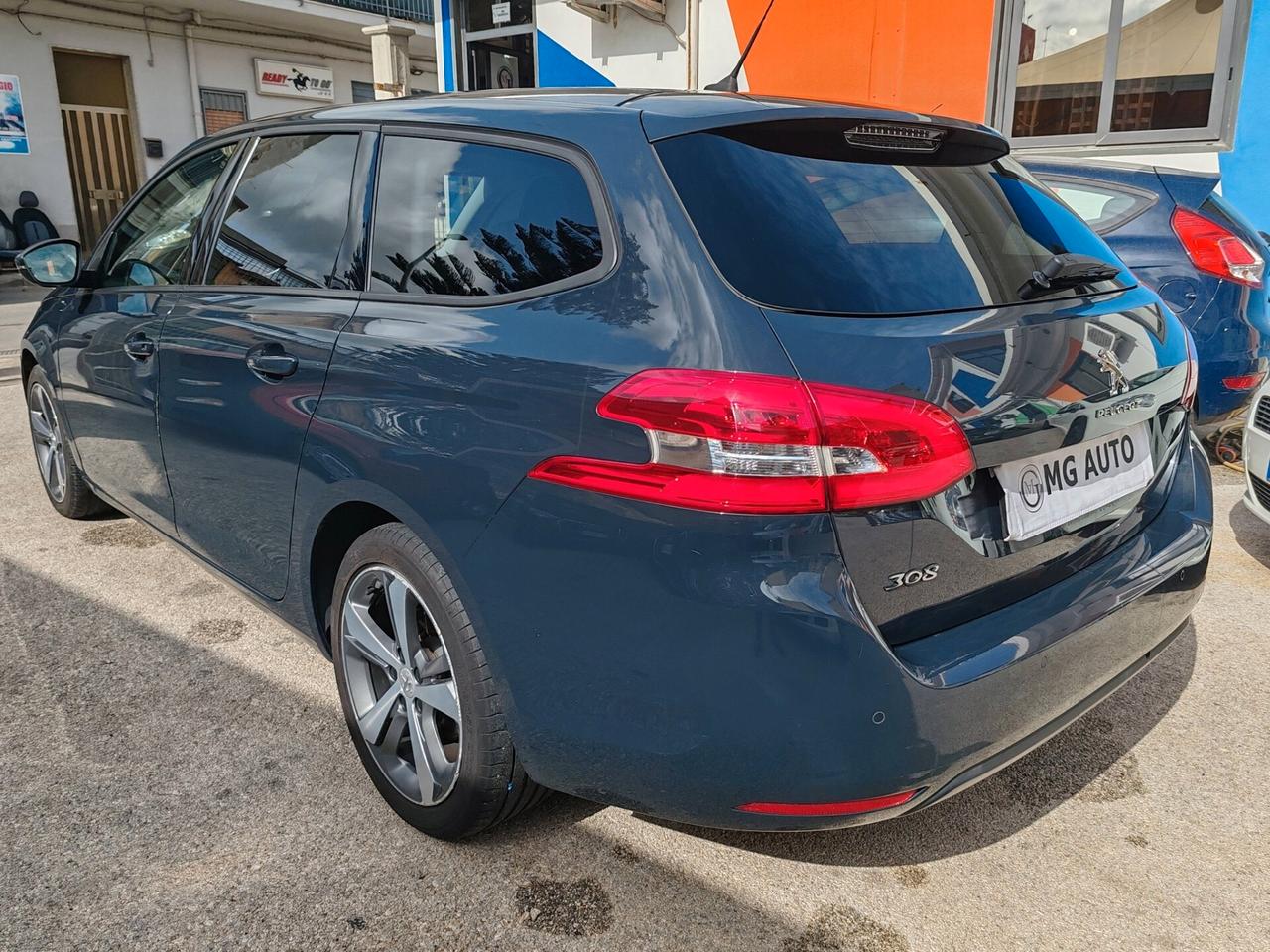 Peugeot 308 BlueHDi 120 S&S EAT6 SW Allure