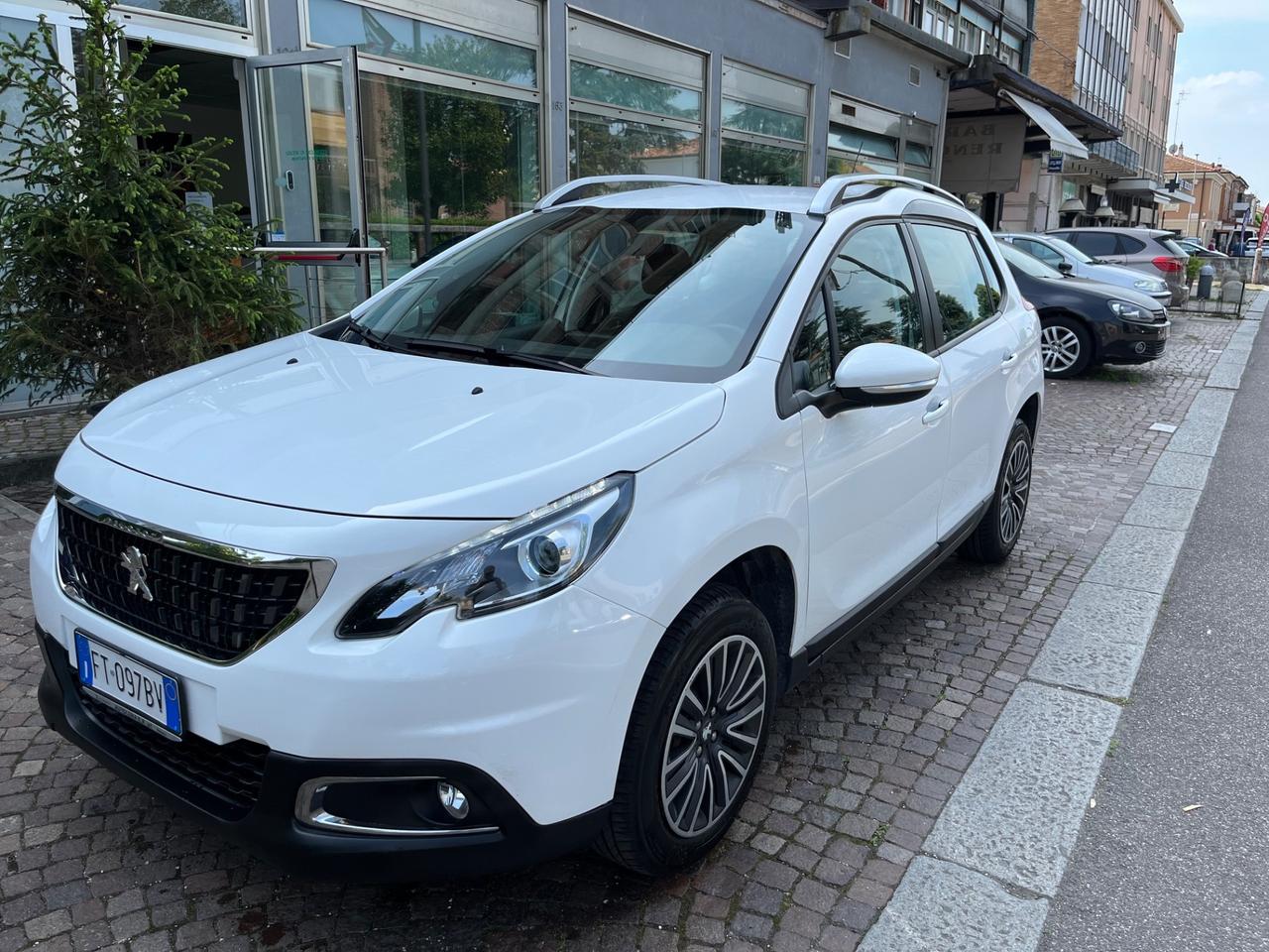 Peugeot 2008 1.2 82 CV S&S Allure