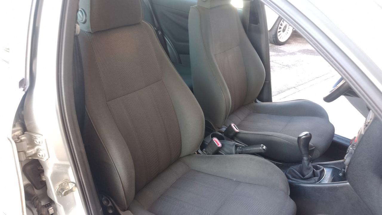 Alfa Romeo 147 1.6i 16V T.S. 84milakm Neop 5 p 03