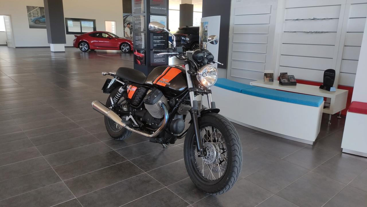 Moto Guzzi V7 SPECIAL