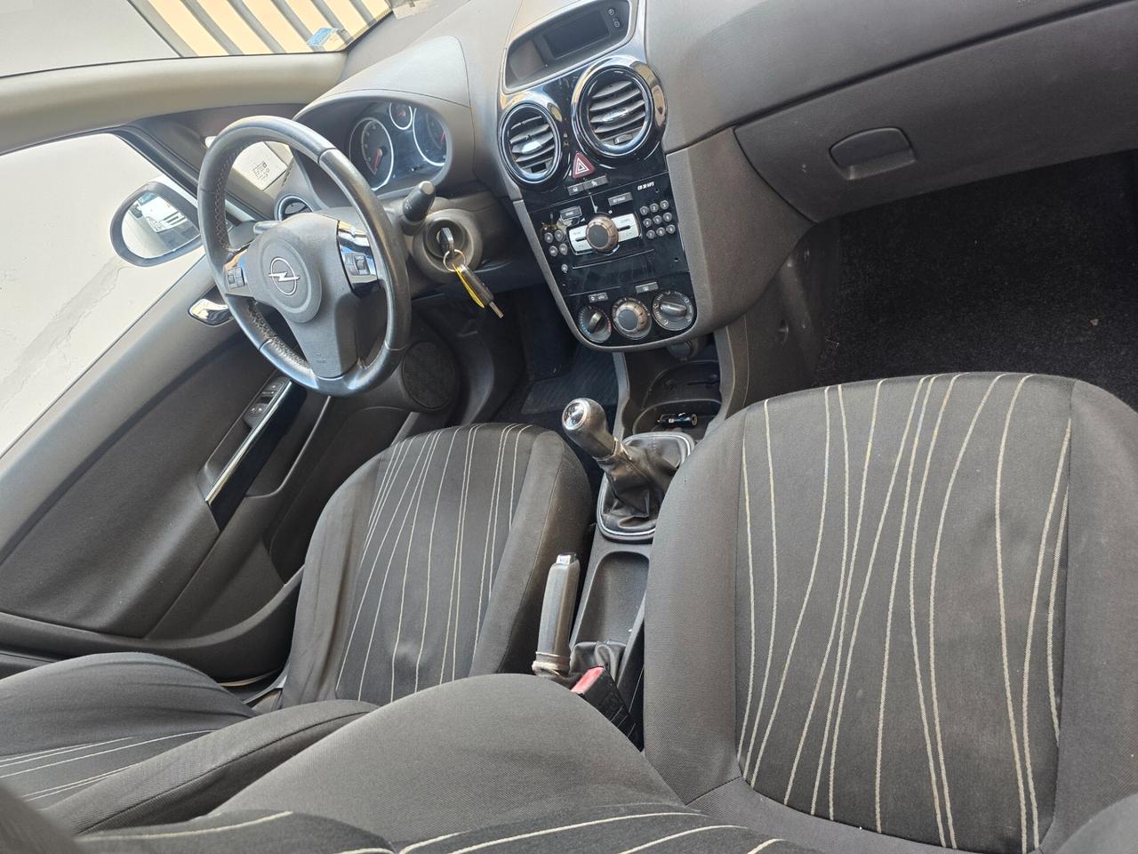 Opel Corsa 1.2 5 porte Club