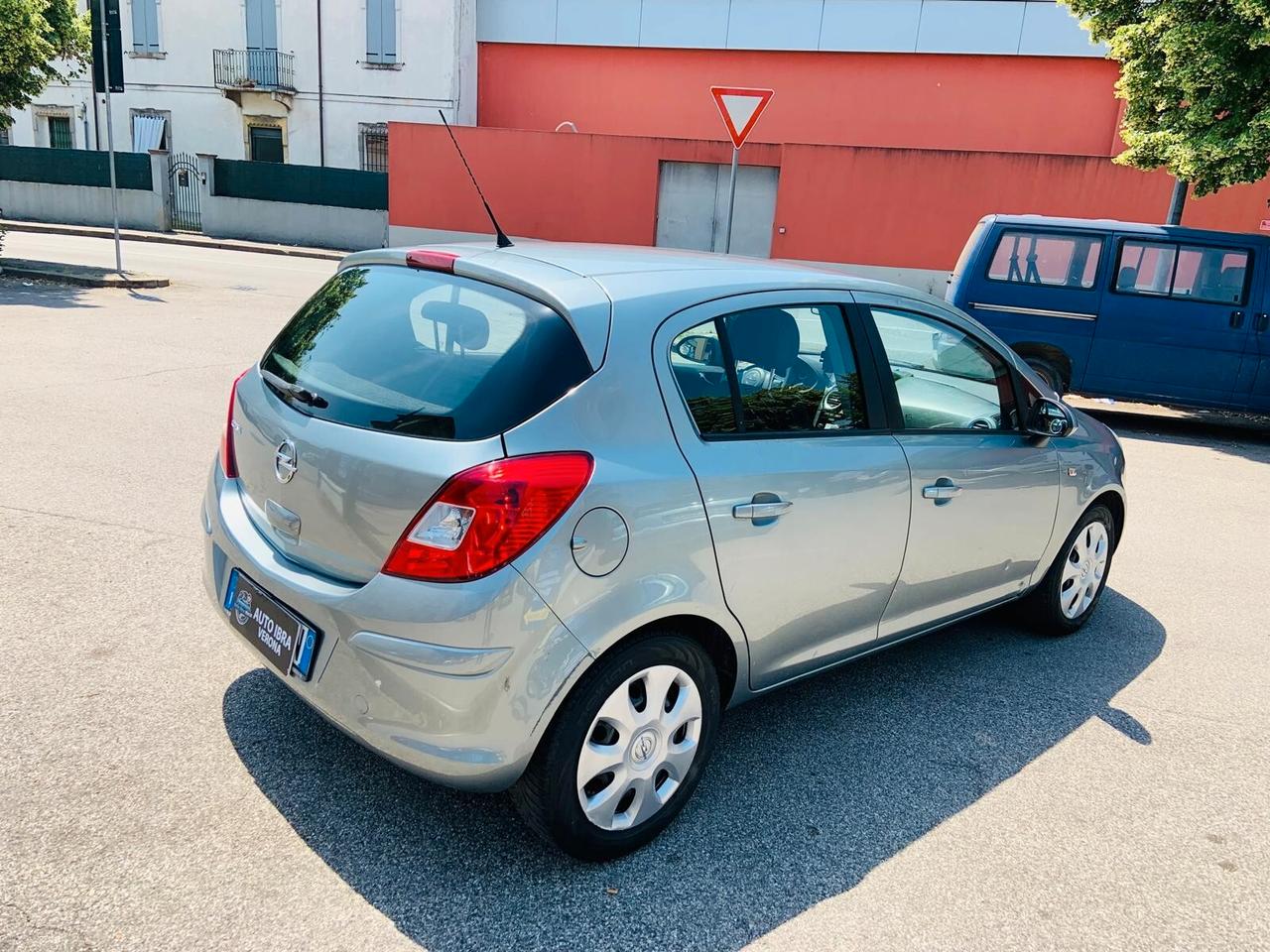 Opel Corsa 1.2 85CV 5 porte GPL-TECH Edition